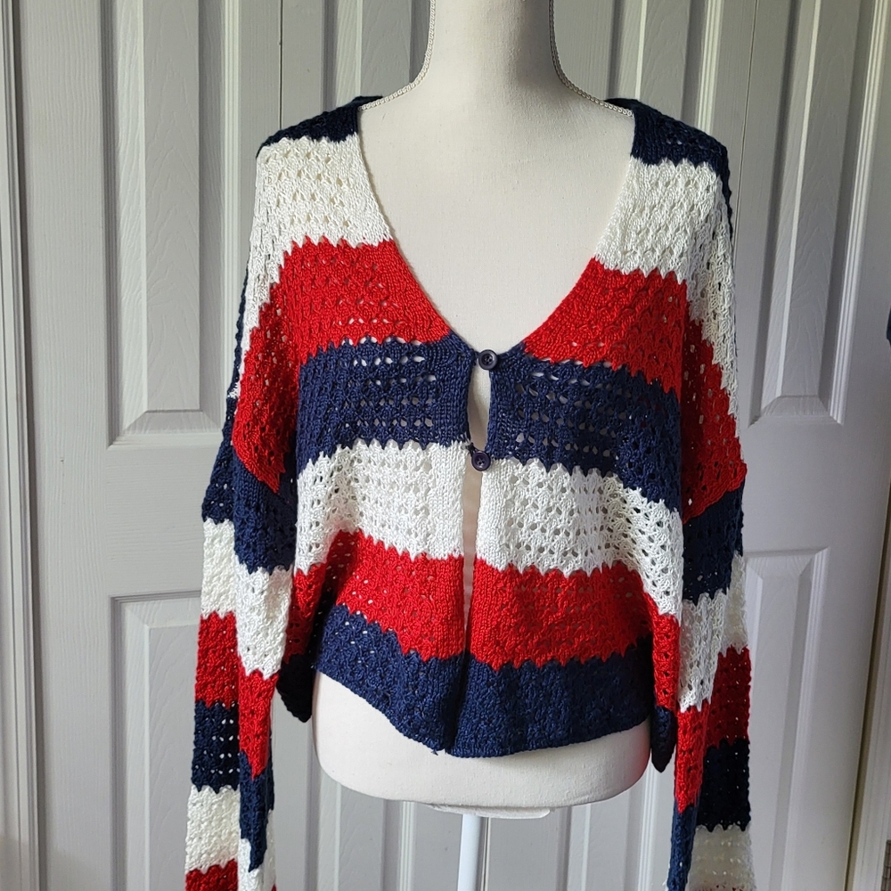 33 Degrees women American crochet graphic cardigan.